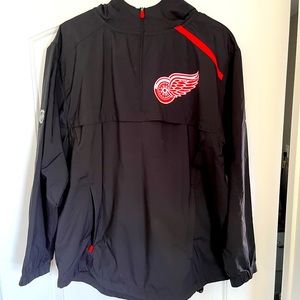 Fanatics Authentic “on-ice” Detroit Red Wings quarter zip